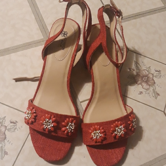 Heels - Picture 2 of 3